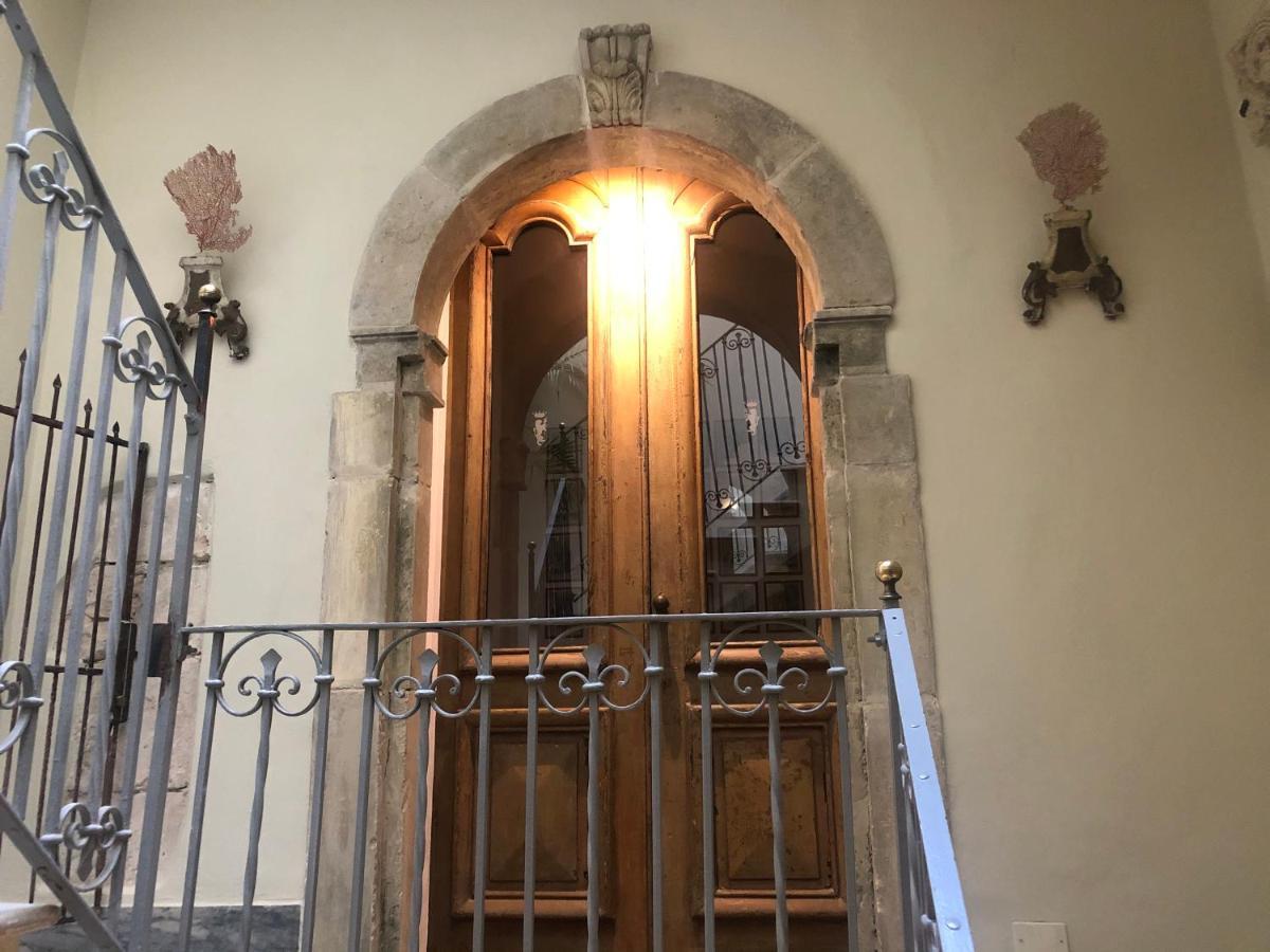 Casa Modica - Luxury Rooms Noto Bagian luar foto