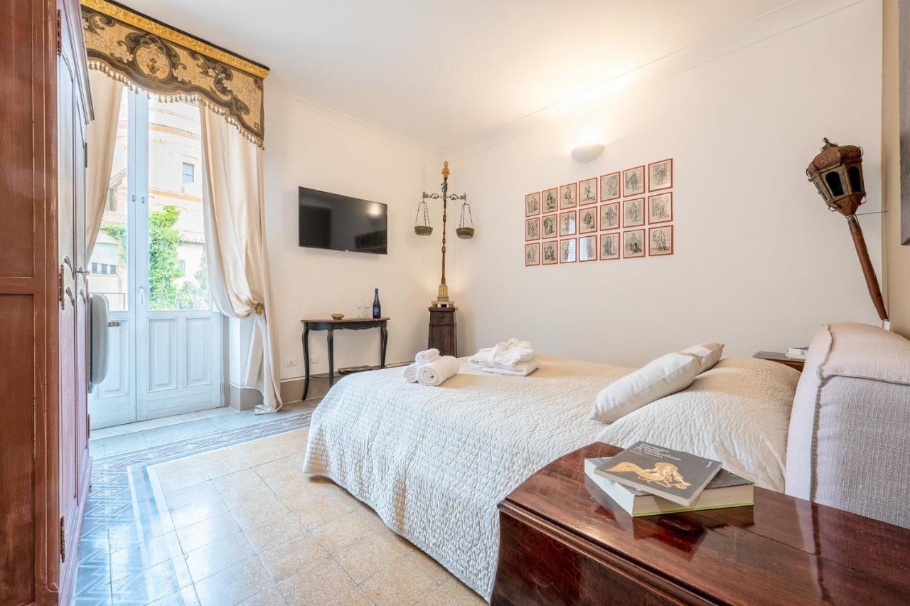 Casa Modica - Luxury Rooms Noto Bagian luar foto