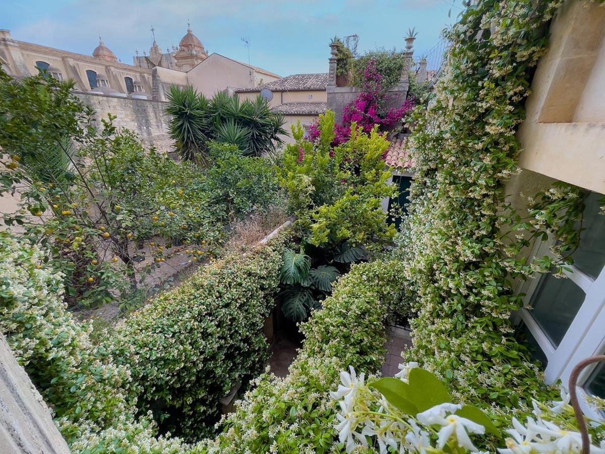 Casa Modica - Luxury Rooms Noto Bagian luar foto
