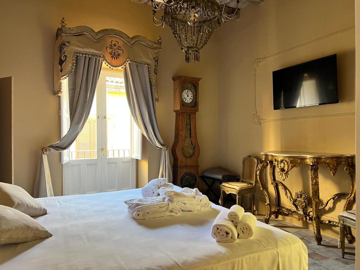 Casa Modica - Luxury Rooms Noto Bagian luar foto
