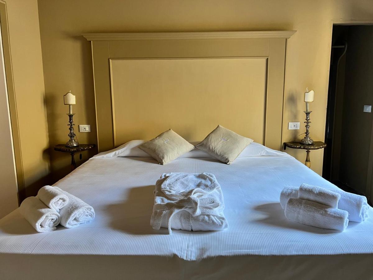 Casa Modica - Luxury Rooms Noto Bagian luar foto